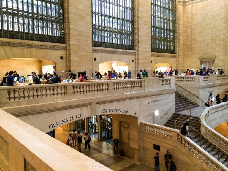 The Apple Store occupies the East Balcony above the Main Concourse, framed by Grand Central's arched Tennessee marble windows.