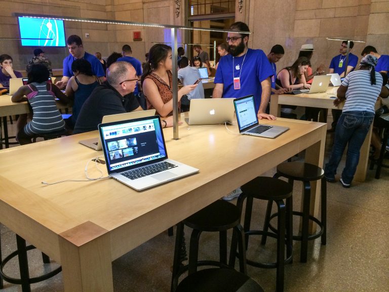 Apple Store — Today at Apple Session